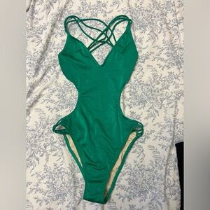 GREEN ONE PIECE